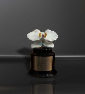 Contoh model plakat model bungan anggrek 3d