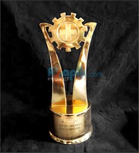 trofi model gear dari bahan timah