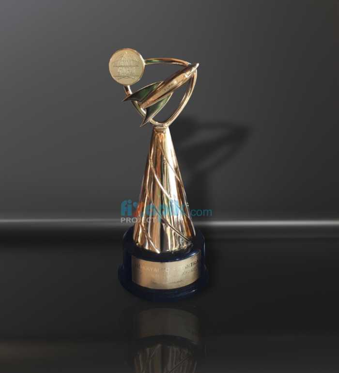 pIala untuk acara awarding dengan figur rocket. jual piala award jakarta, bekasi depok, tangerang