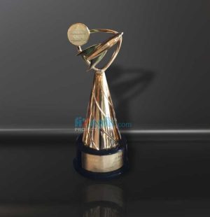 pIala untuk acara awarding dengan figur rocket. jual piala award jakarta, bekasi depok, tangerang