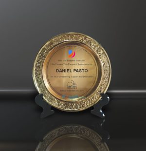 Plakat piringan logam